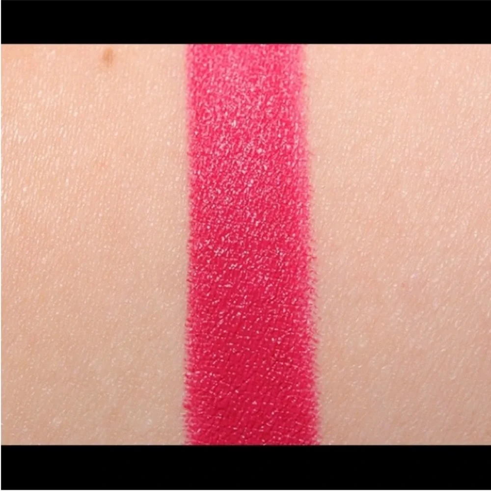 Estee Lauder Pure Color Envy 220 Unattainable Lipstick Matte Sculpting Lippie